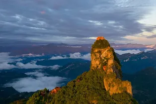 Jinfo Mountain - Chongqing Tourist Attraction