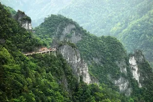 武陵山大裂谷 - 重庆旅游景区
