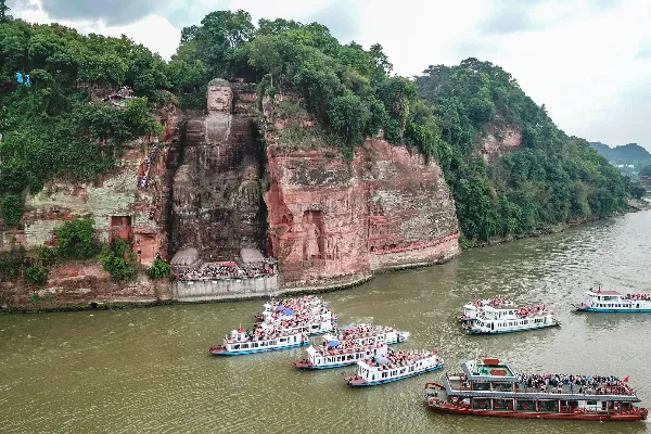 乐山大佛 - 四川旅游景区