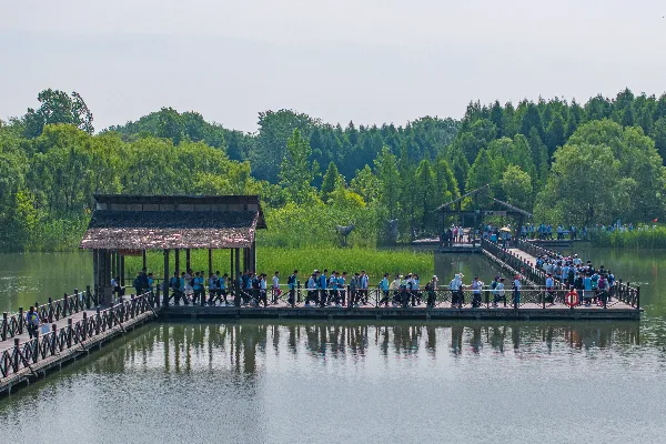 Qinhu Lake Scenic Area - Jiangsu Tourist Attraction
