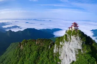 Baiyun Mountain Scenic Area in Luoyang - Henan Tourist Attraction