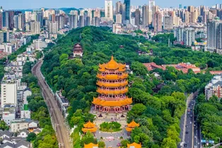 Huanghelou Park in Wuhan - Hubei Tourist Attraction