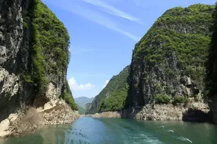 Shennongxi Boat Tracker-Cultural Tourism Area in Enshi