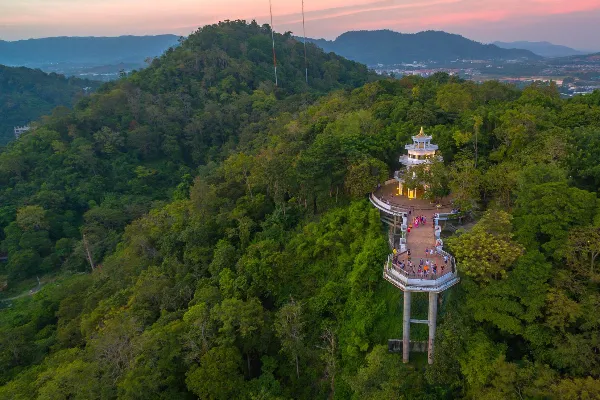 Baiyun Mountain Scenic Area in Guangzhou - Guangdong Tourist Attraction