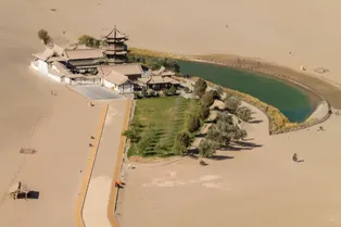 敦煌市鸣沙山月牙泉景区 - 甘肃旅游景区