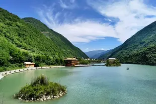 Guan'e Gou Scenic Area in Longnan - Gansu Tourist Attraction