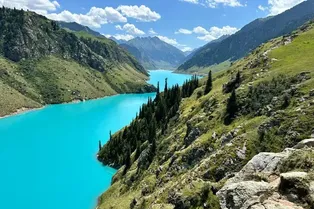 Zhaosu Jade Lake Scenic Area