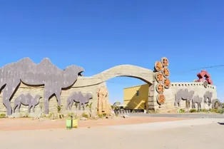Yulongwan Desert Paradise - Xinjiang Tourist Attraction