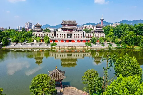 秀湖阁