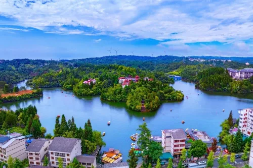 Yueliang Lake Scenic Area