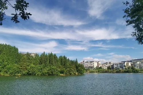 Yueliang Lake Scenic Area