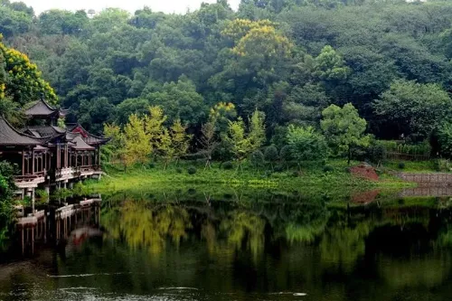 Huayan Lake