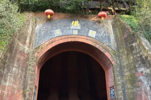 Ten Thousand Buddha Grotto