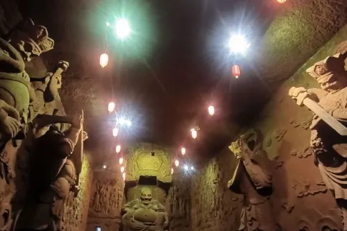 Ten Thousand Buddha Grotto