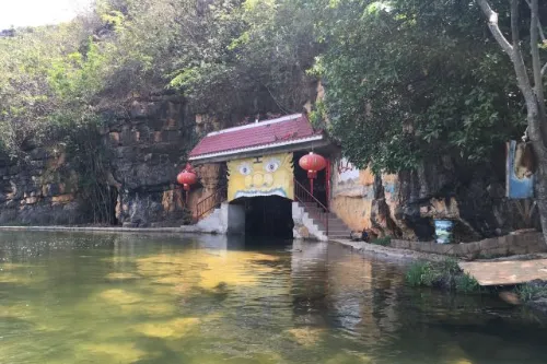 Xianren Cave