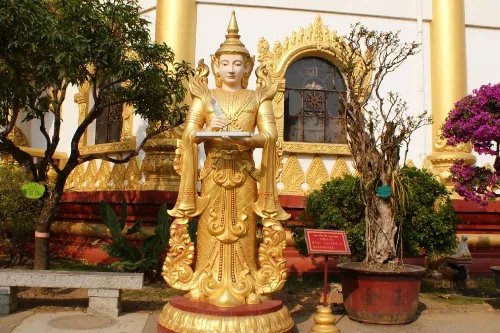 勐煥大金塔景區