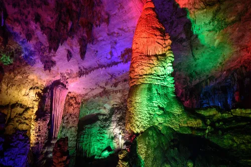 Doushuai Lingyan Cave