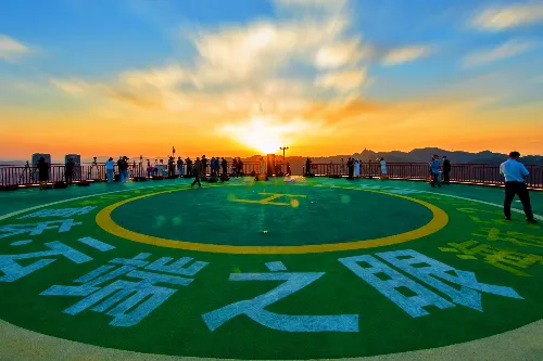 360-Degree Circular Viewing Platform