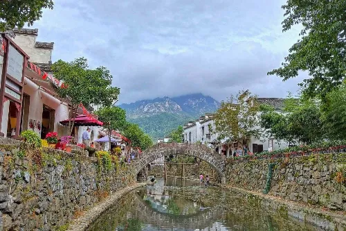 Longchuan Water Street