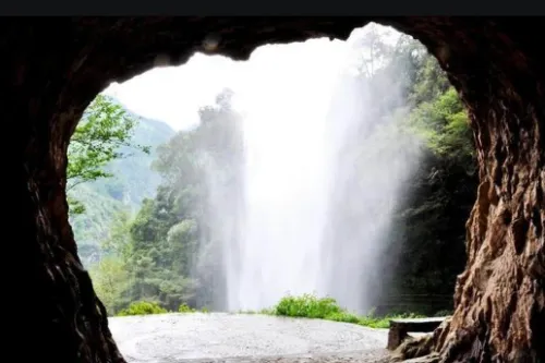 百丈漈與水簾洞