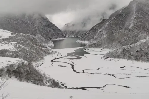 Ye Lake Ice Patterns