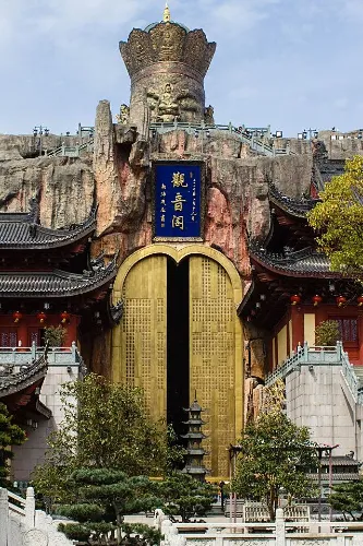Thousand-Buddha Gate