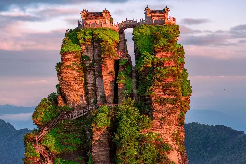 Hongyun Golden Summit