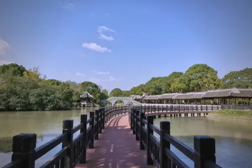 River-Viewing Plank Road