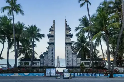 Nanhai Fumen (South China Sea Blessing Gate)