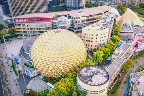 Cultural and Commercial City