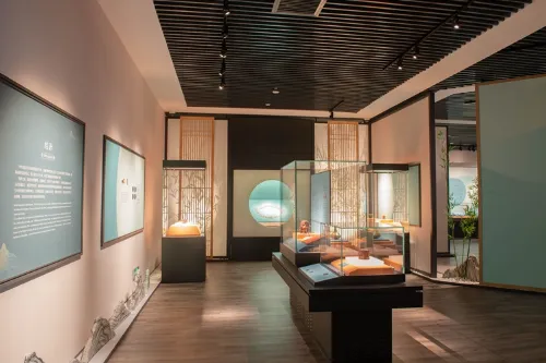 Exhibition of Jianghuai Treasures