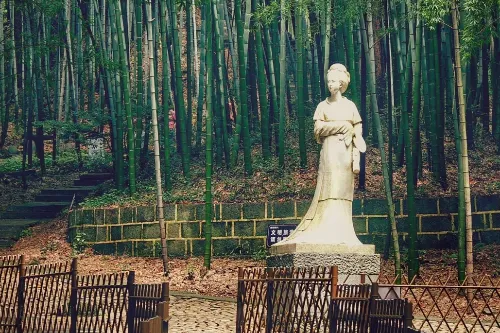 Statue of Princess Yuzhen