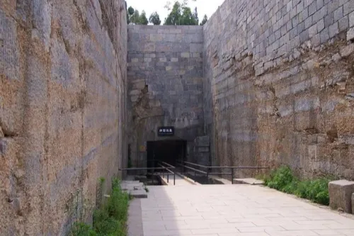 Tomb of Prince Gong of Liang