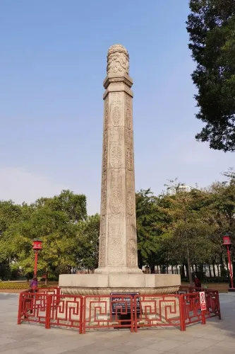 Cloud-and-Crane Ornamental Pillars