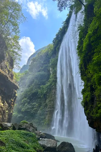 Three Gorges Grand Waterfall