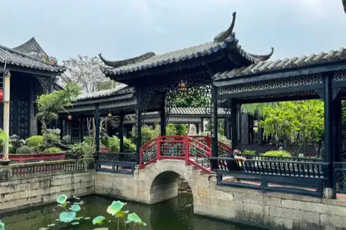 浣紅跨綠廊橋