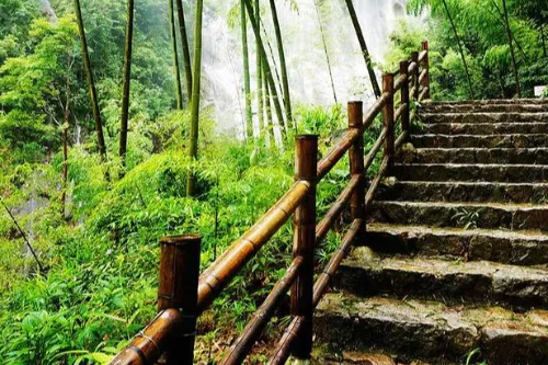 Hundred‑step Cloud Stairway