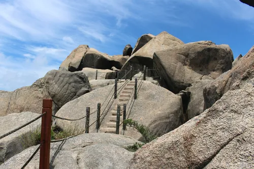 Lingding Peak